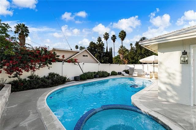 736 Apache Trail thumbnail 2